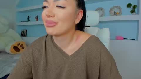 Juliee online show from 10.28.25