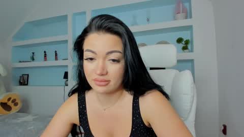 Juliee online show from 04.17.26