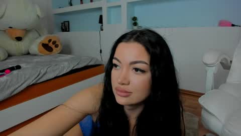 Snapshot of jisselle chatting on 04.27.26 Juliee online show from 04.27.26