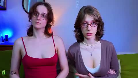 Snapshot of jitoon_exe chatting on 06.14.26 Hey Guys We are Julia ginger Tina brunette online show from 06.14.26