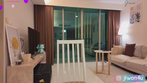 Jiwon online show from 01.12.25