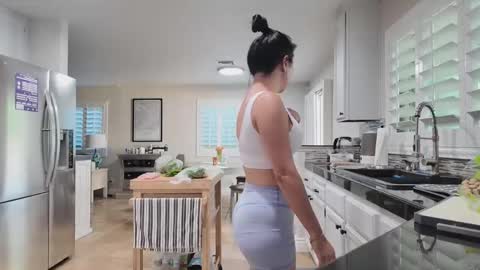 Jiwon online show from 09.13.25