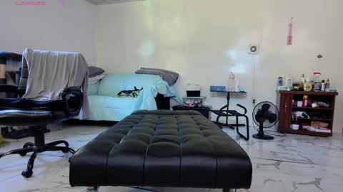 Nicole  Allen online show from 09.19.25