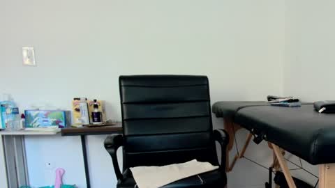 Nicole  Allen online show from 07.04.26