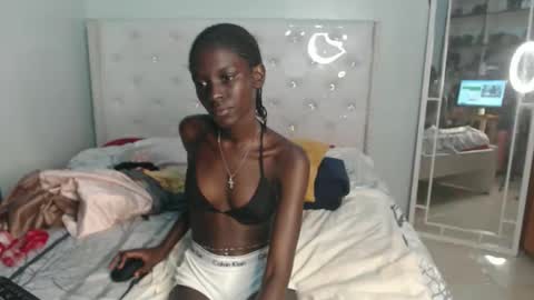 Snapshot of jjojoblackqueen chatting on 05.10.26 JOJO online show from 05.10.26
