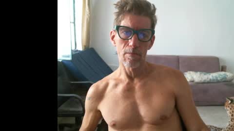 Snapshot of jlmbud chatting on 06.19.26 jlmbud online show from 06.19.26