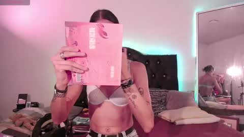 Snapshot of joaisaza chatting on 01.16.26 Joa Isaza online show from 01.16.26