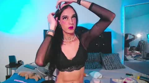 Snapshot of joaisaza chatting on 04.19.26 Joa Isaza online show from 04.19.26