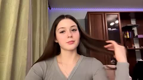 Adel online show from 02.04.26