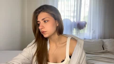 Snapshot of joandonelly chatting on 06.27.26 Bella online show from 06.27.26
