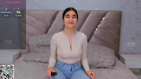 Snapshot of joangoulder chatting on 12.19.24 Mia online show from 12.19.24