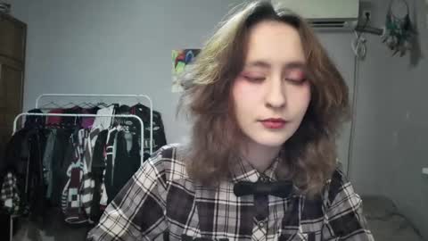 Joannatompson online show from 02.24.25