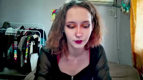 Joannatompson online show from 09.11.25