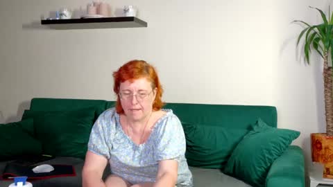 Snapshot of joannaandneighbour chatting on 04.24.26 Joanna and Greg online show from 04.24.26
