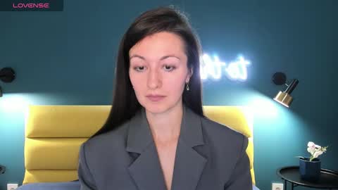 Joan online show from 09.17.25