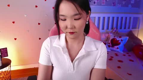 Snapshot of jocelyn_lane chatting on 02.12.25 Amina online show from 02.12.25