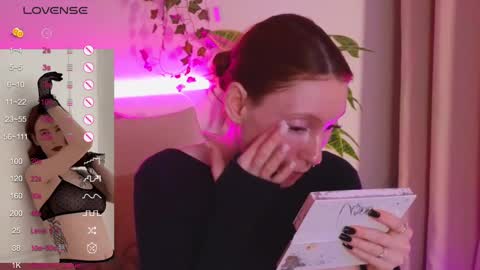 Snapshot of joe___joe chatting on 12.04.24 Joe online show from 12.04.24