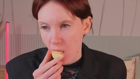 Snapshot of joe___joe chatting on 10.13.25 Joe online show from 10.13.25