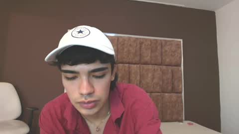 Snapshot of joecollins_ chatting on 10.22.25 joecollins_ online show from 10.22.25