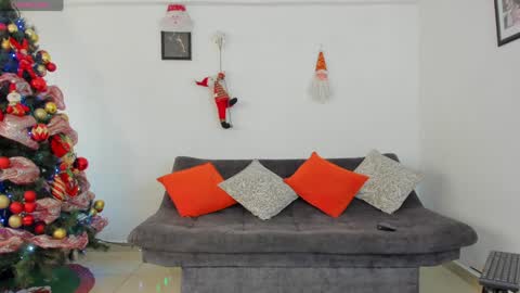 Snapshot of joelandalexa chatting on 12.16.24 joelandalexa online show from 12.16.24