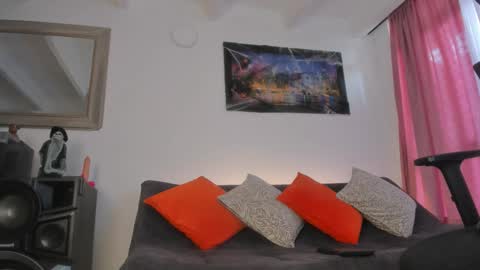 Snapshot of joelandalexa chatting on 10.21.25 joelandalexa online show from 10.21.25