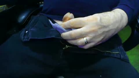 Snapshot of joeyballs123 chatting on 12.19.25 joeyballs123 online show from 12.19.25