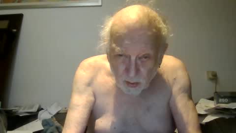 Snapshot of johan1948 chatting on 01.05.25 Johan online show from 01.05.25