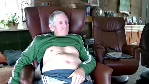 Snapshot of johan7_heet chatting on 12.10.24 johan7 heet online show from 12.10.24