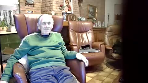 Snapshot of johan7_heet chatting on 12.12.24 johan7 heet online show from 12.12.24