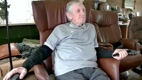 Snapshot of johan7_heet chatting on 01.22.25 johan7 heet online show from 01.22.25