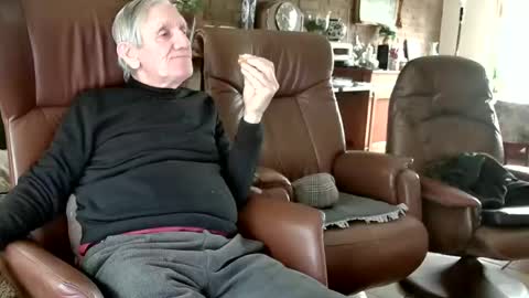 Snapshot of johan7_heet chatting on 02.20.25 johan7 heet online show from 02.20.25