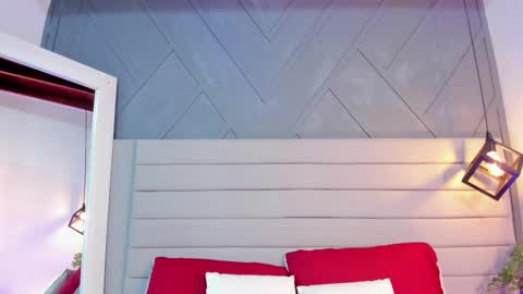 Johan  online show from 12.04.25