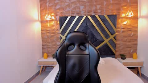 Johan Williams online show from 12.27.24