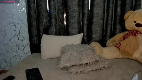 Snapshot of johana_fox_ chatting on 02.11.25 johana fox online show from 02.11.25