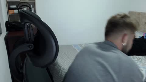 Snapshot of johanleonsweetboy chatting on 12.27.24 JOHAN independient model online show from 12.27.24