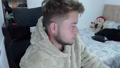 Snapshot of johanleonsweetboy chatting on 12.30.24 JOHAN independient model online show from 12.30.24