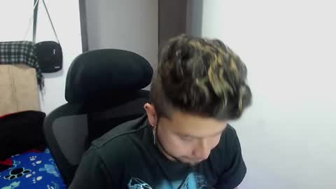 Snapshot of johanleonsweetboy chatting on 09.26.25 JOHAN independient model online show from 09.26.25