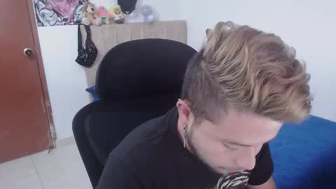 JOHAN independient model online show from 11.21.25