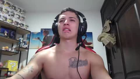 Snapshot of john_s117 chatting on 01.05.25 JOHN online show from 01.05.25