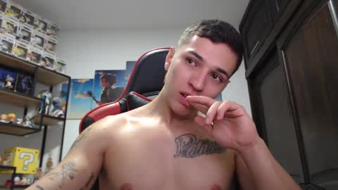 Snapshot of john_s117 chatting on 01.10.25 JOHN online show from 01.10.25