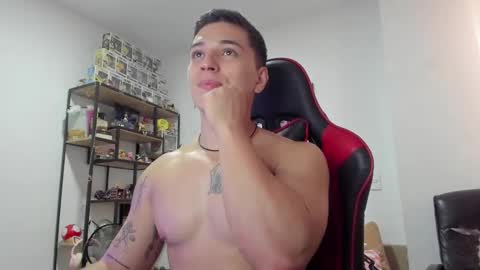 Snapshot of john_s117 chatting on 09.09.25 JOHN online show from 09.09.25