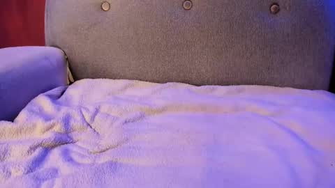 John carrie    Independent  Help me reach my goal 100 likes and 10000 followers  online show from 10.07.25