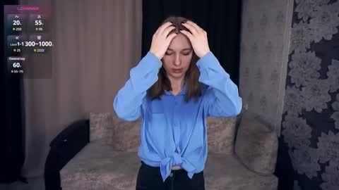 Snapshot of johnnietantum chatting on 10.24.25 Rocio online show from 10.24.25