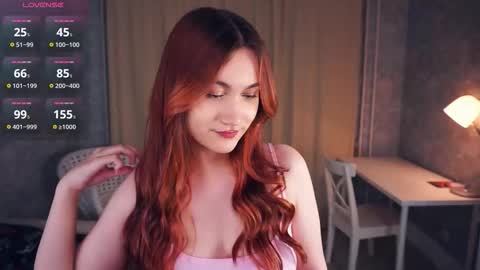 Snapshot of johnnietantum chatting on 11.28.25 Rocio online show from 11.28.25