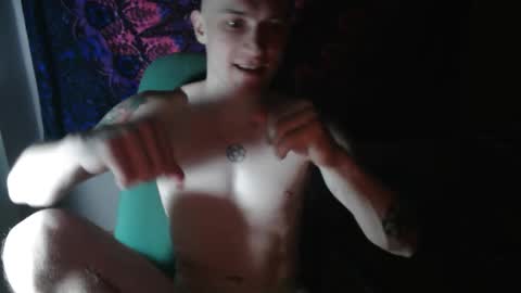 Snapshot of johnny_positive chatting on 10.04.25 Johnny online show from 10.04.25