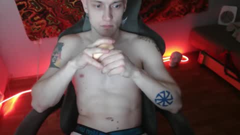 Snapshot of johnny_positive chatting on 11.12.25 Johnny online show from 11.12.25