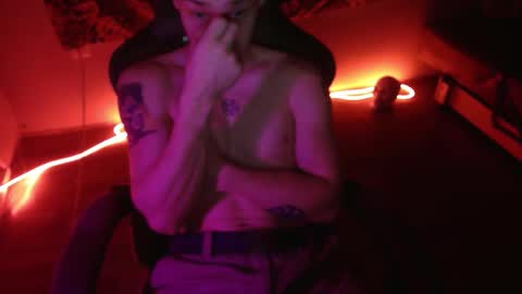 Snapshot of johnny_positive chatting on 11.15.25 Johnny online show from 11.15.25