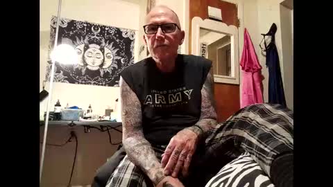 Snapshot of johnnyanubis chatting on 02.20.26 Master online show from 02.20.26