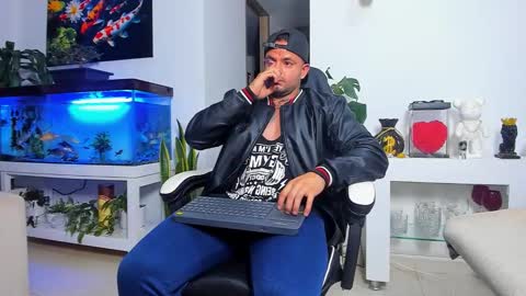 JOHNNY online show from 10.28.25