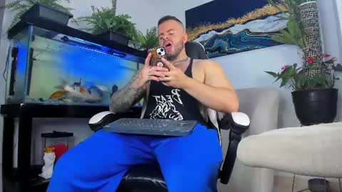 Snapshot of johnnygrayson_ chatting on 06.12.26 JOHNNY online show from 06.12.26